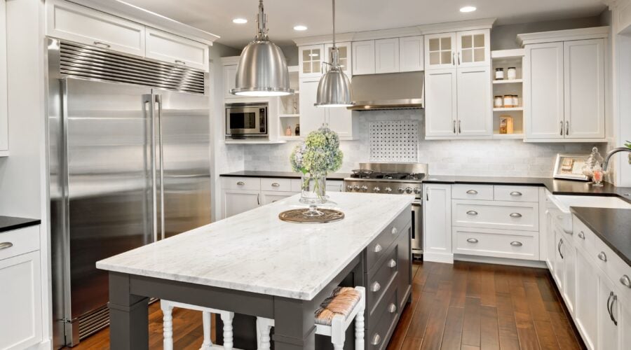 Modern vs. Traditional Luxury Kitchen Remodeling in North Sarasota: Which Style is Right for You?